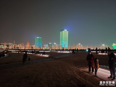 奧體中心看噴泉，很美很美，不錯