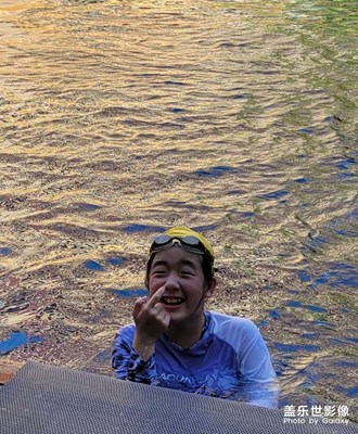 冬季在鉑爾曼恒溫泳池游泳