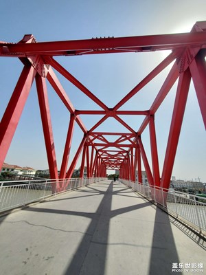 【場(chǎng)景小拍】+岳王大紅人行天橋