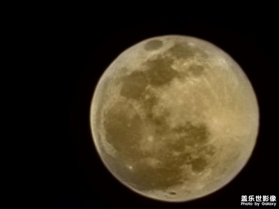 看，長(zhǎng)沙的月亮