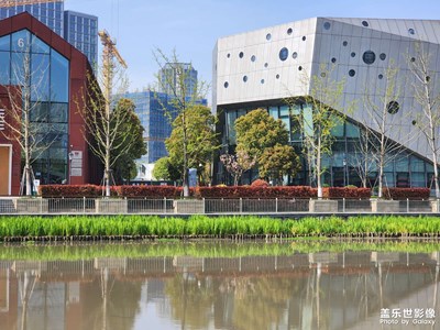 古人說(shuō)的“煙花三月”真的不假