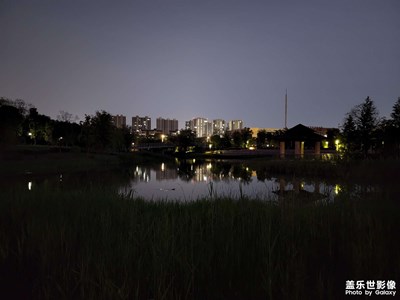 小區(qū)夜色美