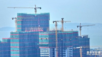 高處不勝寒，起舞弄清影，何似在人間