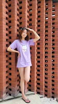 初夏校園約拍長(zhǎng)腿妹妹