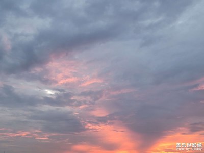 顏色很可以的天         