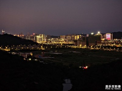 夜幕時(shí)分，黃昏時(shí)刻