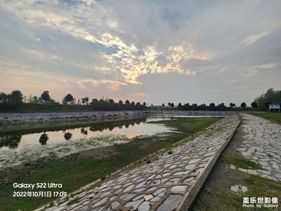 【我的小長(zhǎng)假】+小河堤隨拍