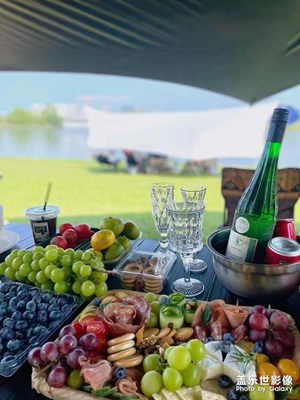 露于山谷中，與自然為鄰心，拉上帳逢就是家，邁出帳篷就是山