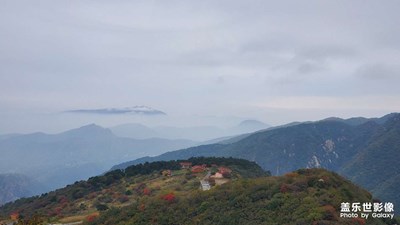 嵩頂遠(yuǎn)眺五指嶺