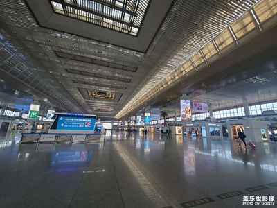 生活不止眼前的茍且，還有詩和遠方的田野