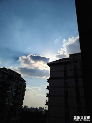 今日云朵，無修圖直出。