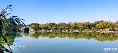 湖畔秋色惹人醉