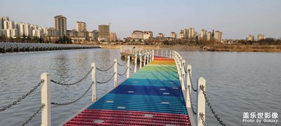 今天相親見(jiàn)面很好，星粉們多多點(diǎn)贊