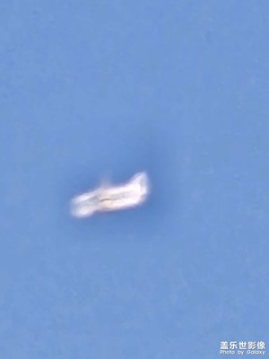 拍了下飛機(jī)～所以拍的月亮真的是數(shù)據(jù)庫(kù)存的圖片嗎？