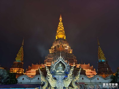 【網(wǎng)紅打卡地】星光夜市