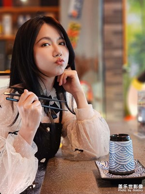 今晚終于有人拍我了哈哈