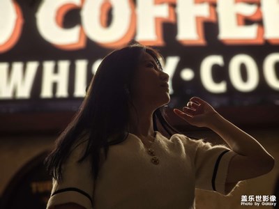 下班，跟大家說(shuō)聲晚安