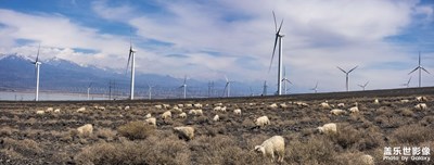 博格達(dá)峰與柴窩堡湖