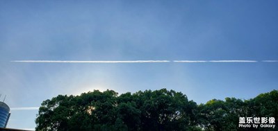 什么飛過(guò)去啦