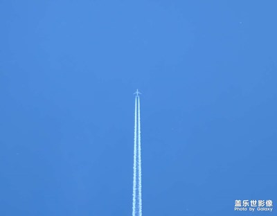 飛機(jī)，月亮