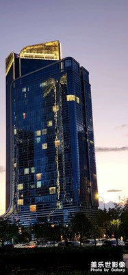 夏夜里，城市的一角?。?！