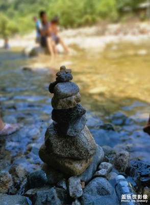 【多彩七月】+ 鏡頭里的故事