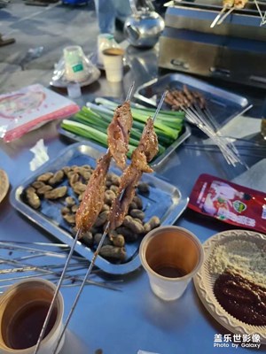 [鏡頭里的故事】溫暖人心的淄博燒烤