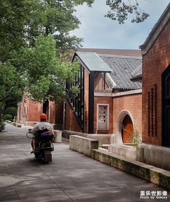 【再見夏天】+紅磚建筑