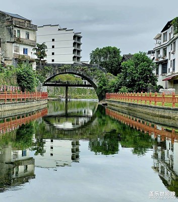 【光影之間】

身邊世界