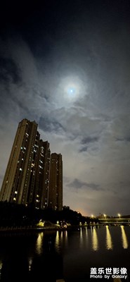 中秋月色，夜朦朧。