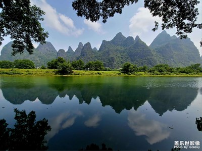 【雙節(jié)小長假】江作青羅帶 山如碧玉簪