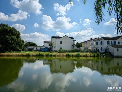藍(lán)天白云，秋高氣爽