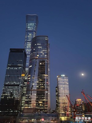 這個(gè)秋天有點(diǎn)長(zhǎng)