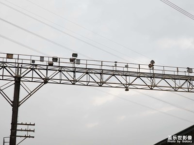 年代感的探照燈