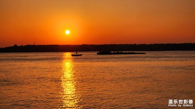 【淡寫時光】+有光的地方就有影，路過隨拍記錄