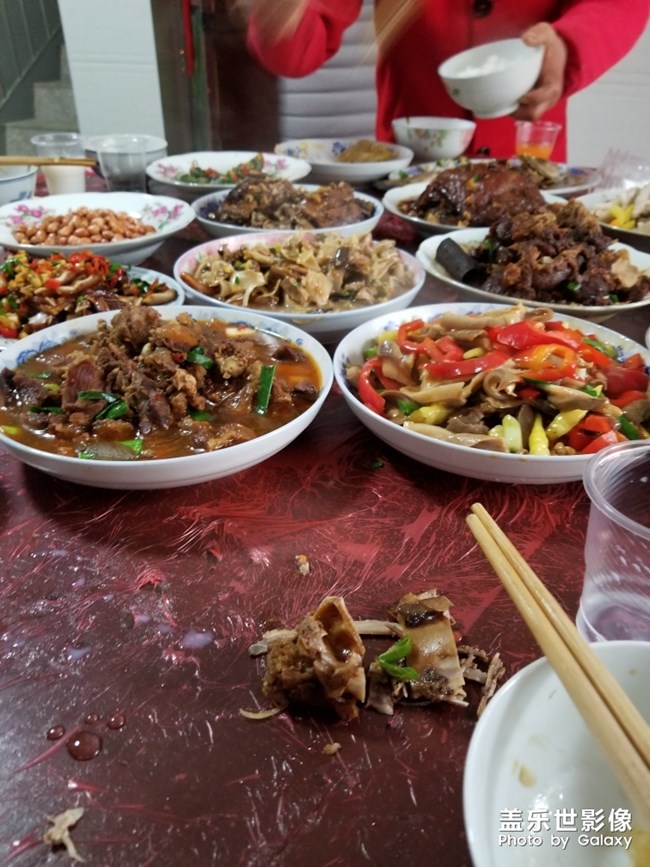 【新春年夜飯】+祝大家新年快樂啊