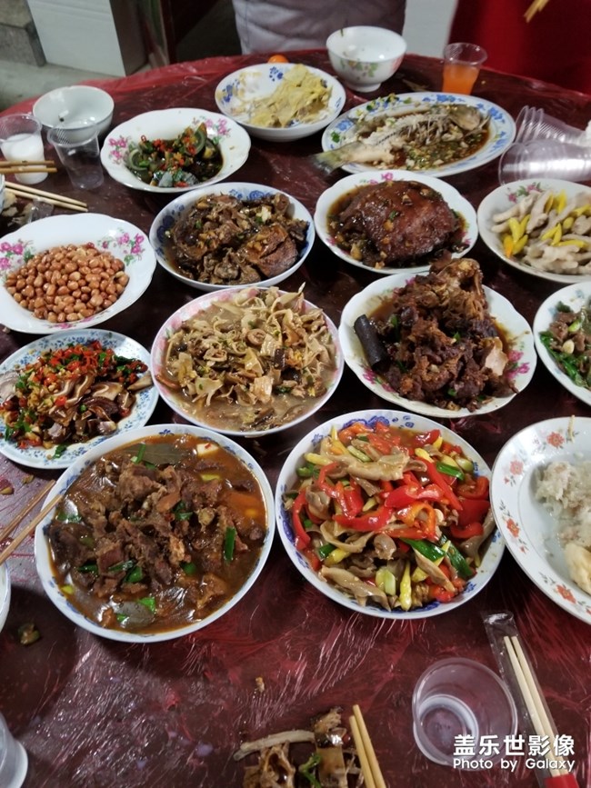 【新春年夜飯】+祝大家新年快樂啊