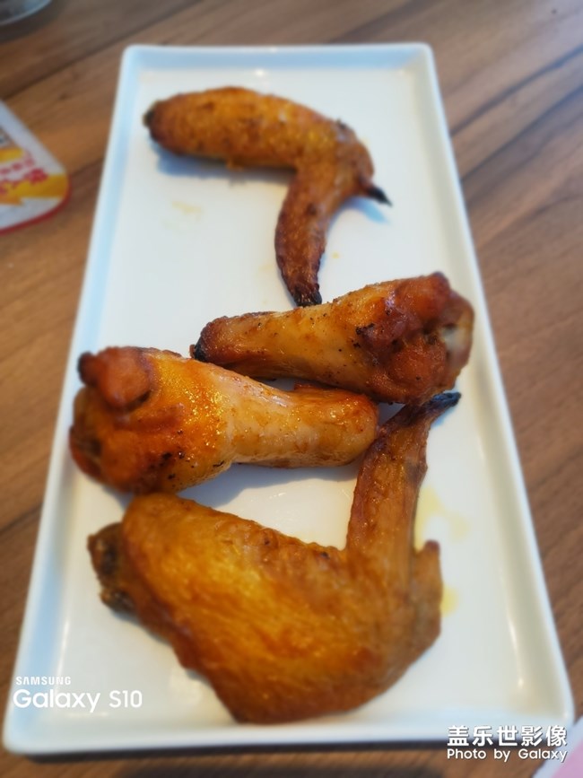 歡樂必勝客美餐