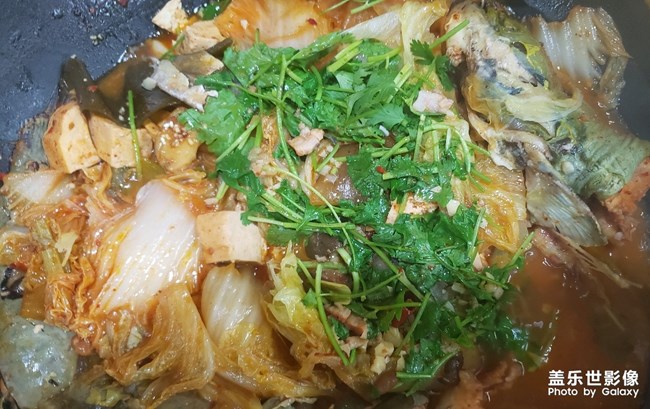 【中秋佳節(jié)】+木柴鐵鍋燉魚