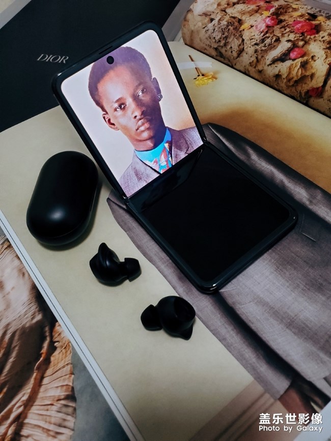 時裝精們的時尚電話!“Anycall?? ”Zflip