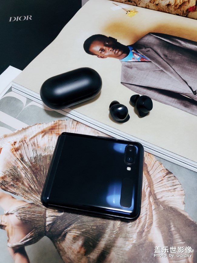 時裝精們的時尚電話!“Anycall?? ”Zflip