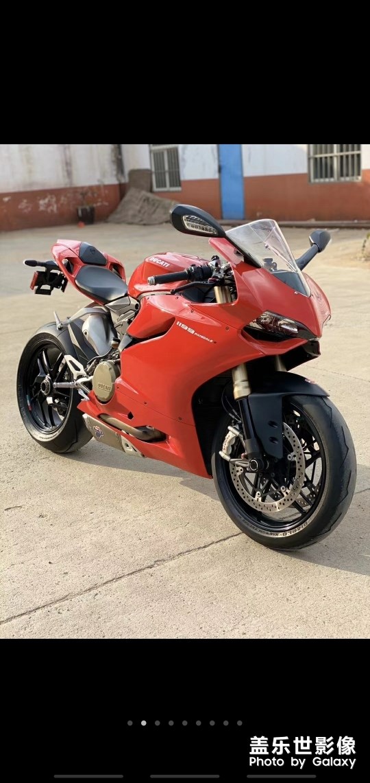 好看不   這車很暴力   不是一般人能駕馭了