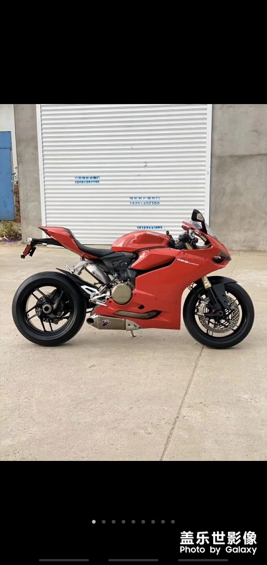 好看不   這車很暴力   不是一般人能駕馭了