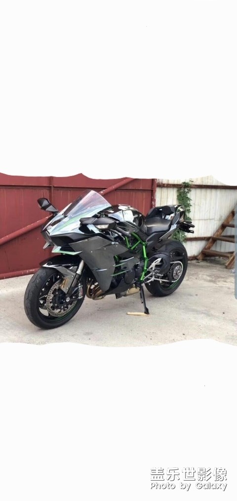 好看不   這車很暴力   不是一般人能駕馭了