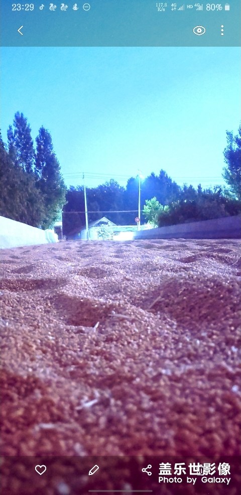 三星note9神一樣的強(qiáng)悍，23點(diǎn)43分得夜拍模式。