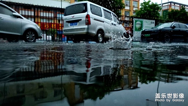 有時淋雨也是一種宣泄
