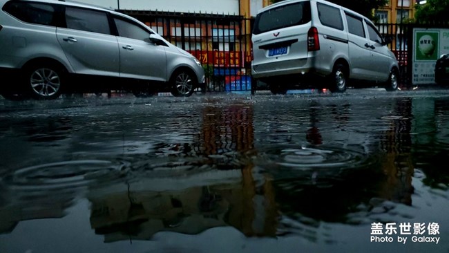 有時淋雨也是一種宣泄