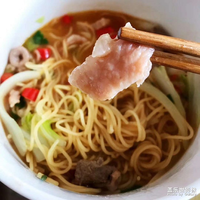 中午吃面，簡單而美味