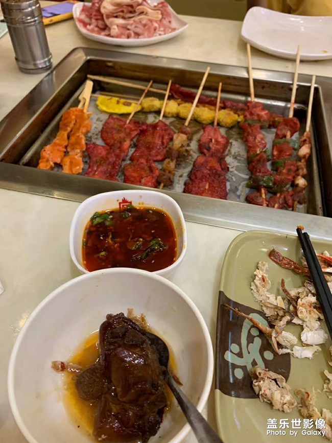 深夜放毒，吃燒烤啦，又是胡吃海喝!