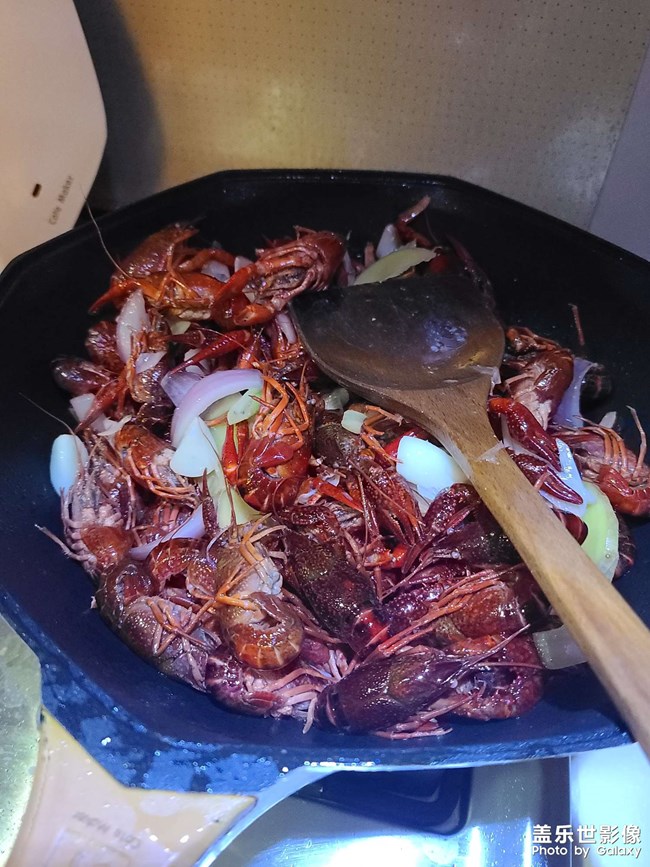 今天給家人做一個(gè)小龍蝦 今天給家人做一個(gè)小龍蝦